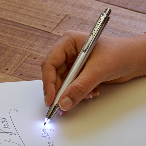 Kikkerland Flashlight Pen